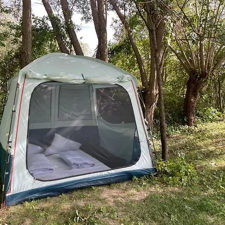 Baleia Campsite